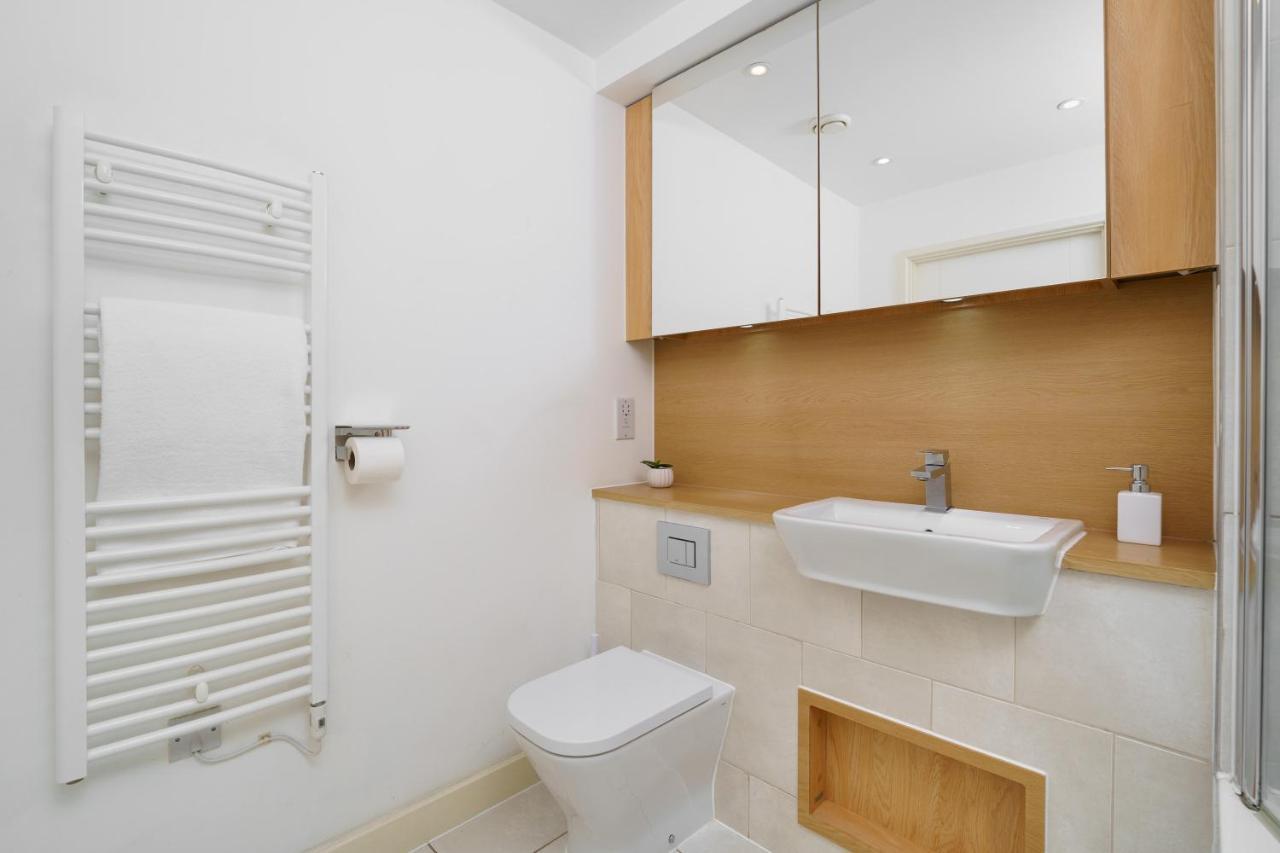 Stylish Fully-Equipped One Bedroom Apartment With Extra Sofa Bed, Free Secure Parking, Onsite Gym, 24Hr Security & Concierge Londres Extérieur photo